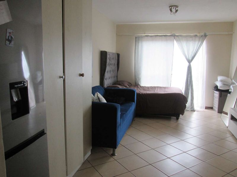 A VERY BEAUTIFUL NEAT AND CLEAN BACHELOR APARTMENT FOR SALE IN WONDERPARK ESTATE  BARGAIN - Photo 7
