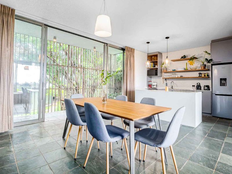 2 Bedroom Apartment with beautiful views - Photo 9