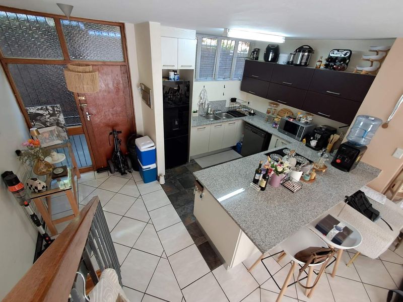 2 bed, 1.5 bath duplex in Queenswood - Photo 8