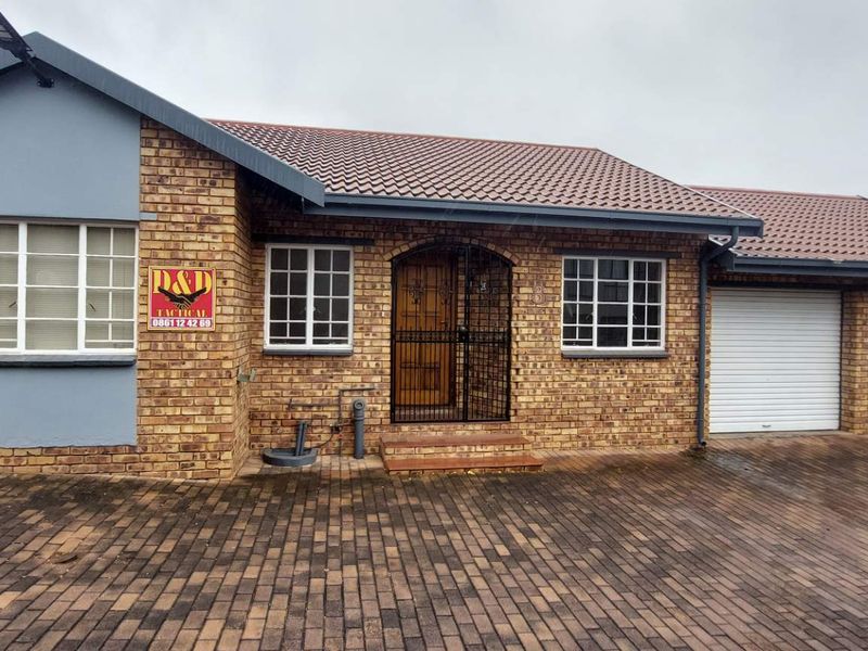 Beautiful 2 bedroom facebrick cluster - Photo 2