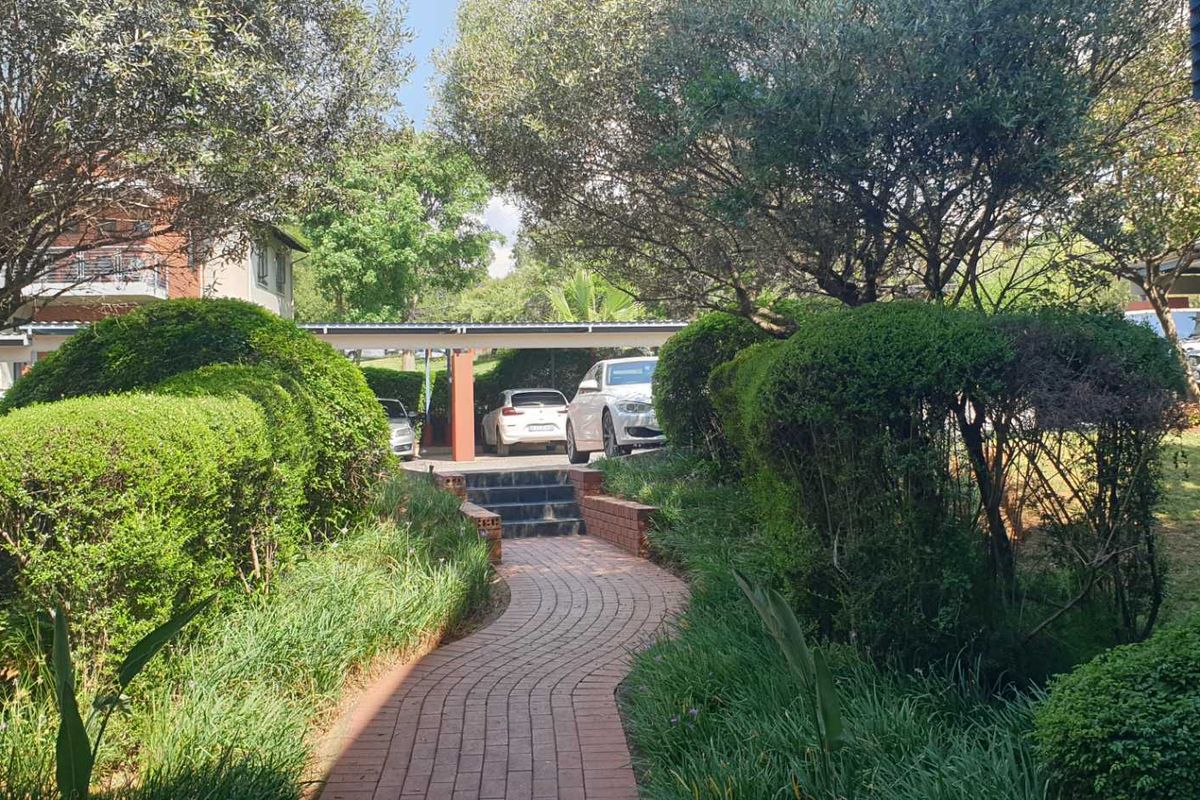 All you can ask for with the price tag to match. - Photo 3