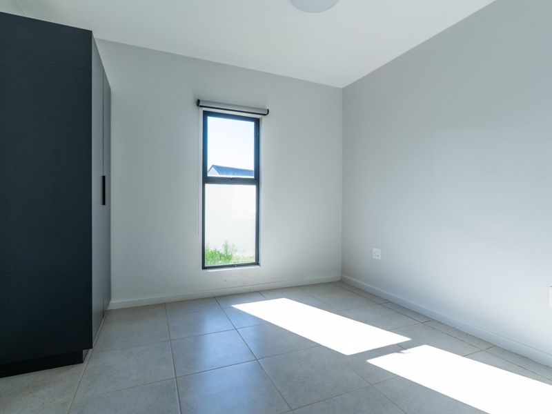 2 Bedroom apartment with Garden - Photo 5