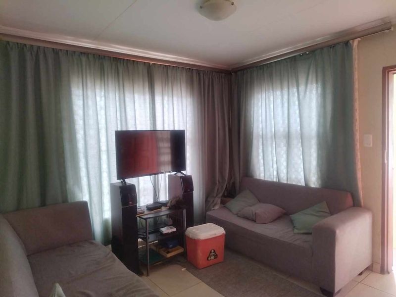 2 bedrooms house for sale in Soshanguve VV EXT 3 - Photo 5