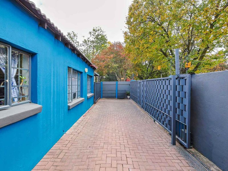 5 Bedroom House - Photo 4