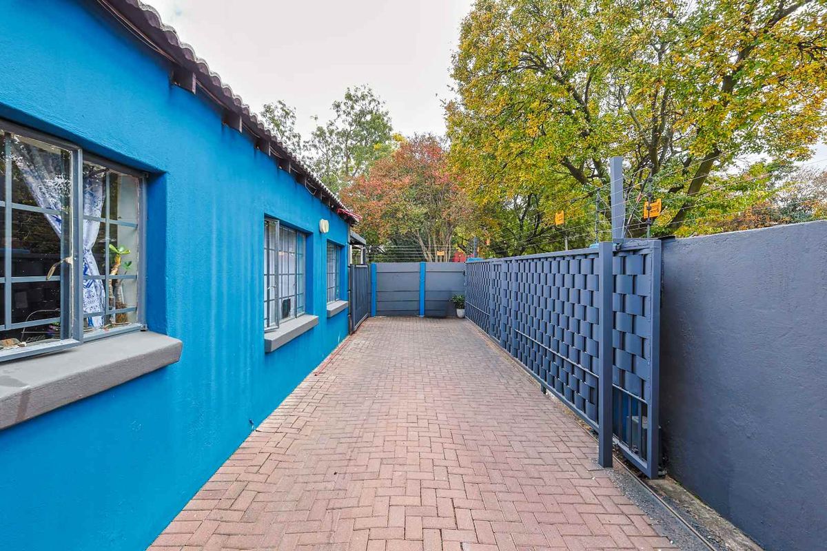 5 Bedroom House - Photo 4