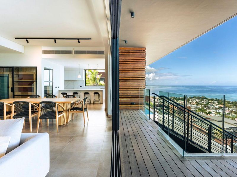 Ultimate Luxury Living - Where Prestige Meets Paradise. - Photo 9