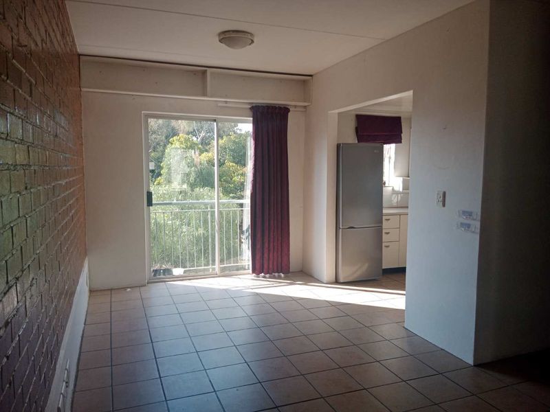 Two-Bedroom, 2-Bathroom Loft Apartment in Secure Estate - Close to Wits University - Photo 1