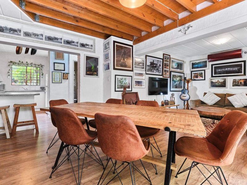 Stylish secure thatch living. - Photo 3