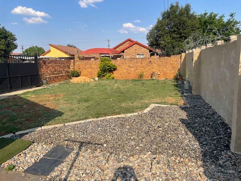 3 Bedroom house for sale in Nellmapius Ext1 - Photo 3