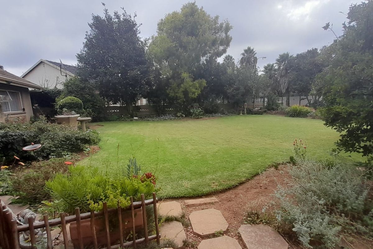 Spacious family home - Photo 2