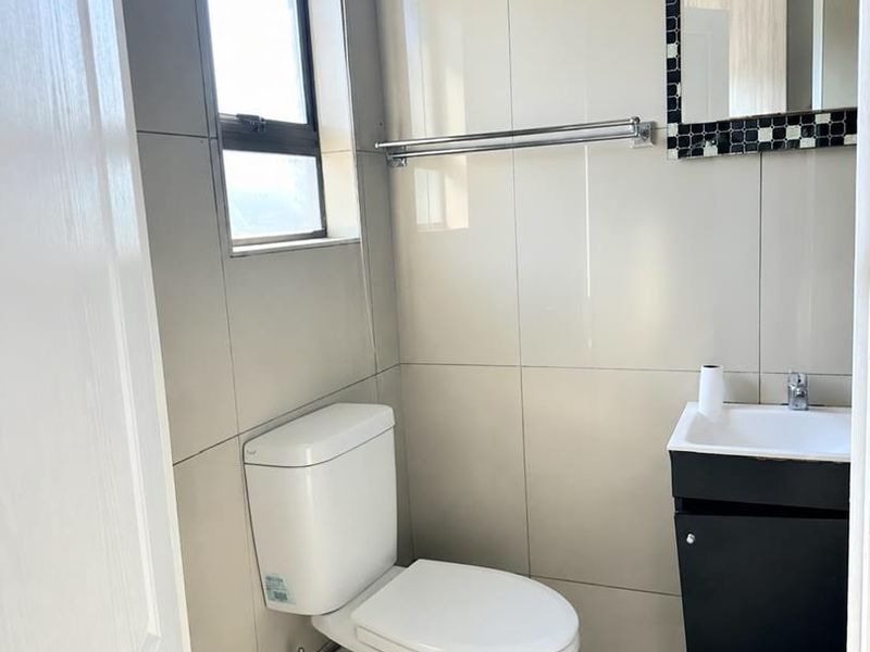 Practical 1-Bedroom Rental with shared Pool Access in Richards Bay - Photo 7