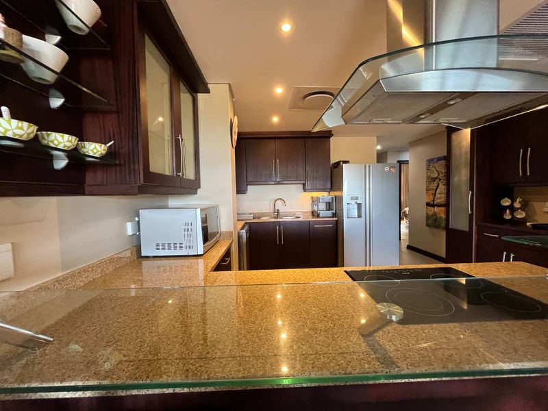 Luxurious 3-Bedroom Apartment with Panoramic Ocean Views in Prestigious Zimbali Estate - Photo 5