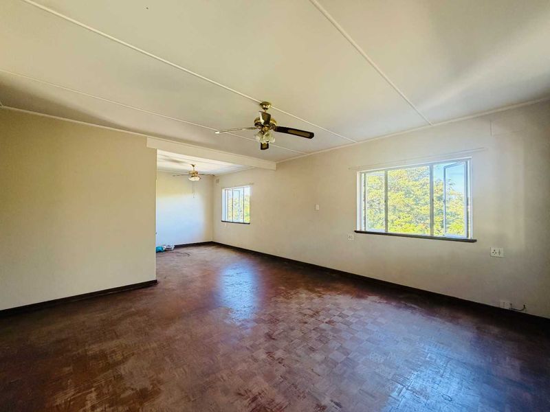 Hendra - Renovators Dream in Parkhill with endless Potential - Photo 5