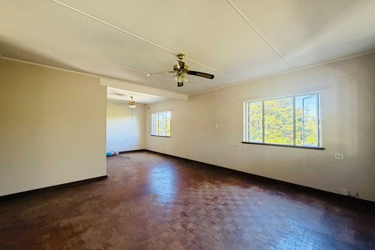 Hendra - Renovators Dream in Parkhill with endless Potential - Photo 5