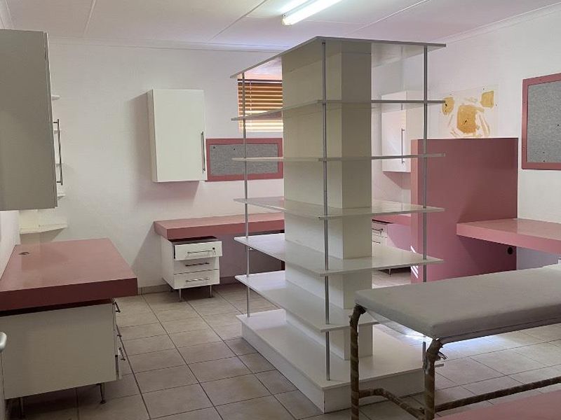 Freestanding Mansion For Sale | Prime Olympia  | N$ 8,450,000 - Photo 10