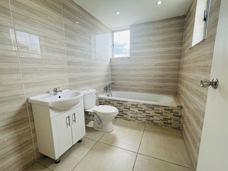 Hendra : Lock-Up & Go | 3-Bedroom Apartment with Pool, Tennis & 24/7 Security - Photo 9