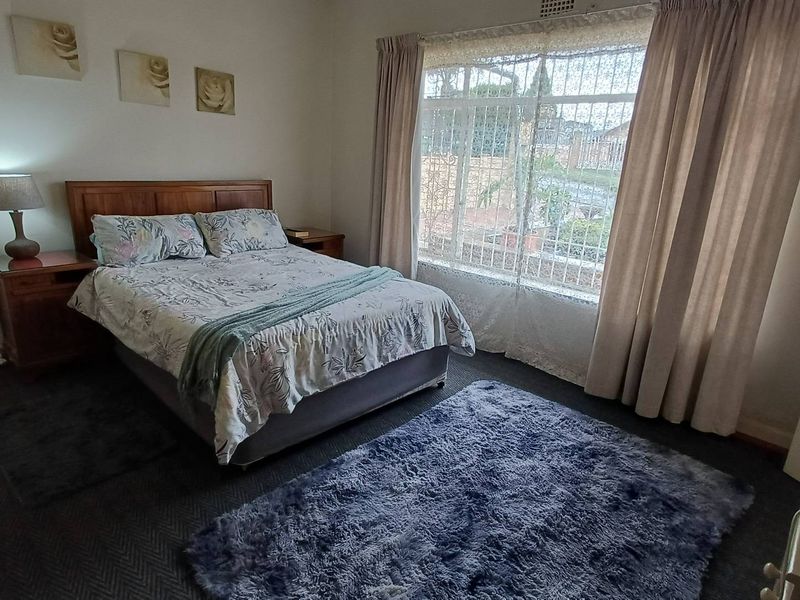 House huge potential - Photo 4