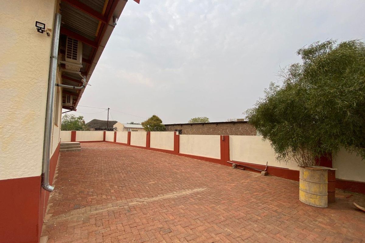 Home with huge erf for sale! - Photo 4