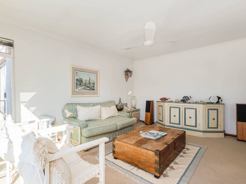 Investor Alert: Airbnb-Friendly Pad in Trendy De Waterkant - Photo 6
