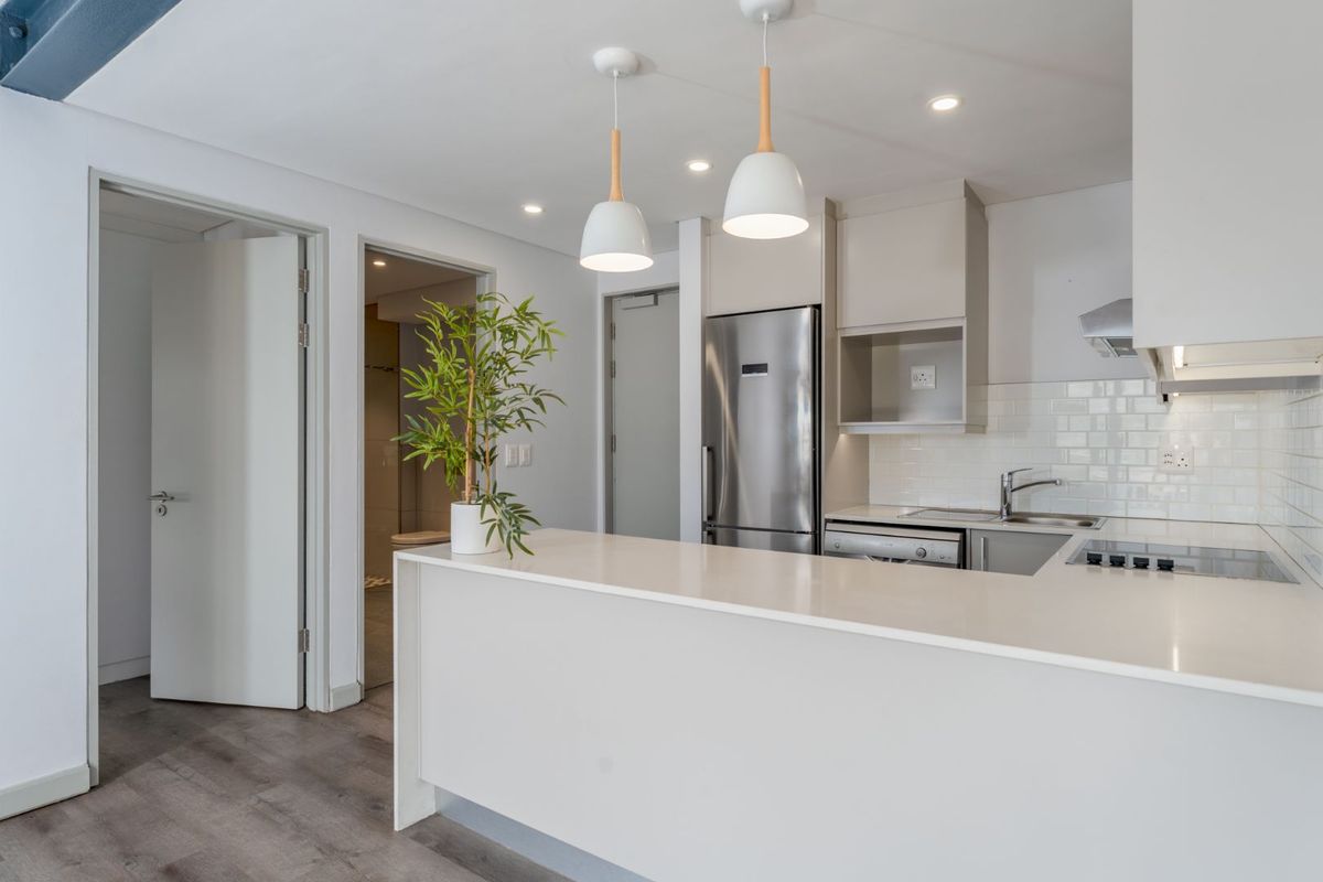 Split-Level Living With Amazing Mountain Views At The Chesterfield - Photo 4