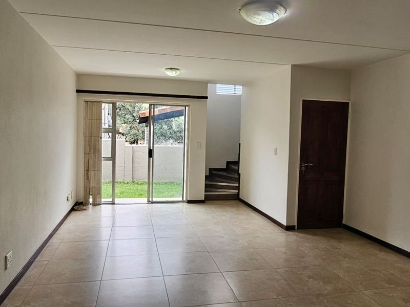 Modern Townhouse for Rent - Photo 7