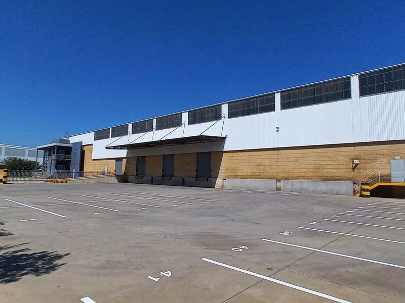 4 626m2 Gosforth Park Warehouse To Let - Photo 4