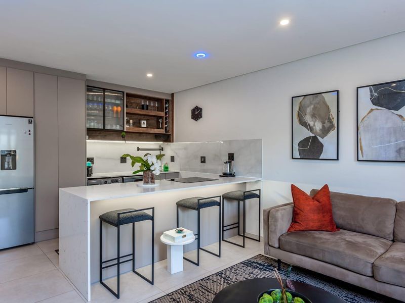 A GORGEOUS ONE BEDROOM FURNISHED APARTMENT - Photo 3