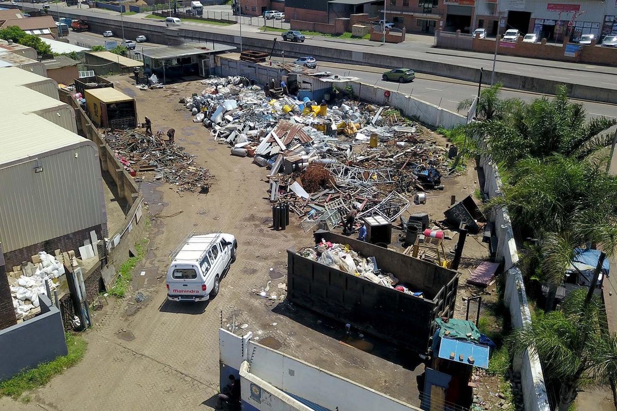 Prime Industrial Yard For Sale on Chris Hani Road - Photo 5