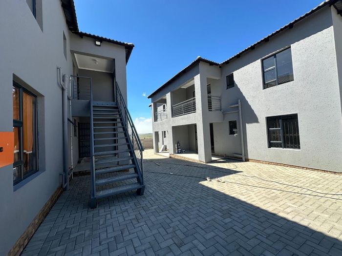 Property #2484516, Apartment Rental Monthly in Kinross Ext 16