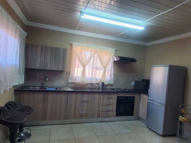 Contemporary Elegance in Secure Complex – Call Now! - Photo 8