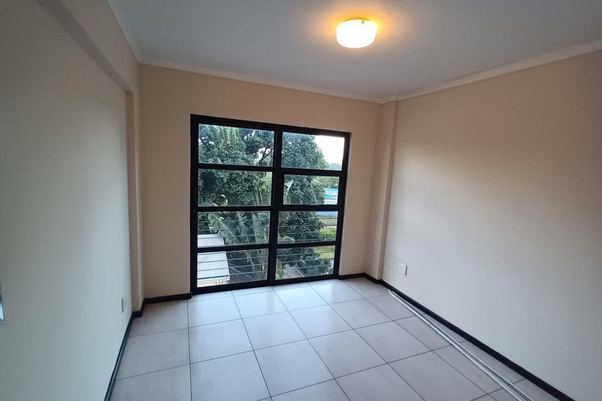 Charming 2-Bedroom Apartment in the Heart of Essenwood, Durban. - Photo 5