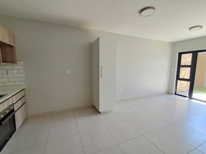 Ground Floor - Studio apartment to rent in Hartland Retirement Village - Photo 5