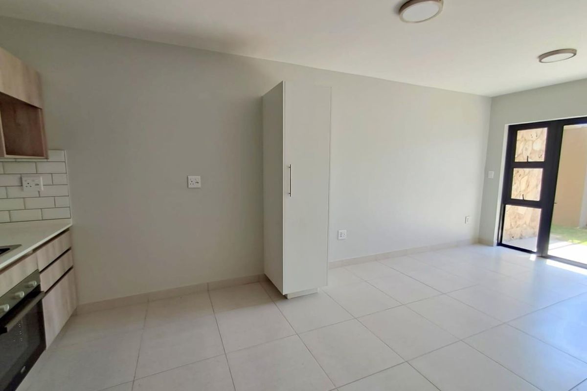 Ground Floor - Studio apartment to rent in Hartland Retirement Village - Photo 5