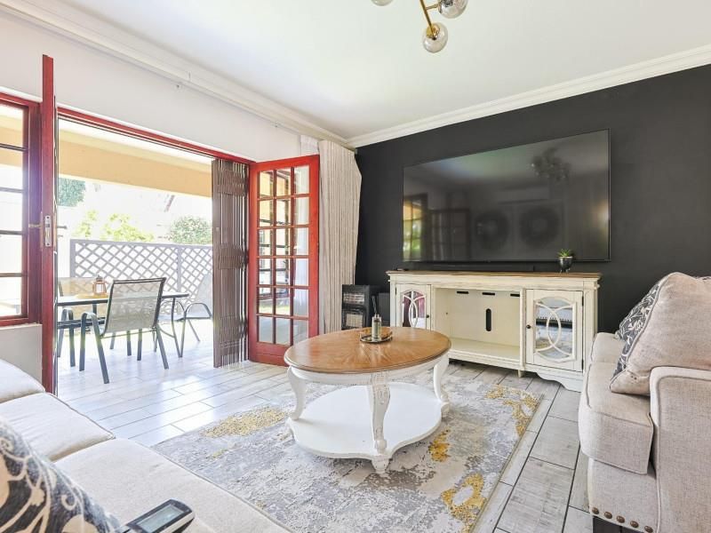 Modern 2-Bedroom Townhouse for Rent - Photo 4