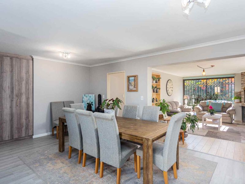 Extraordinary Dual-Living Home For Sale In Edgemead - Photo 4