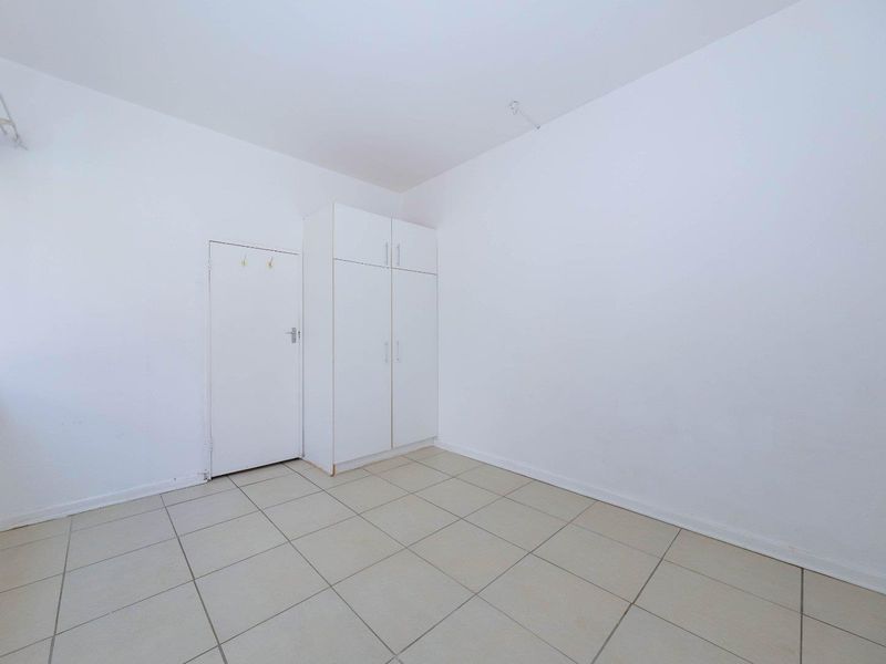 Priced to sell Urgently! Airy &Bright - Photo 9