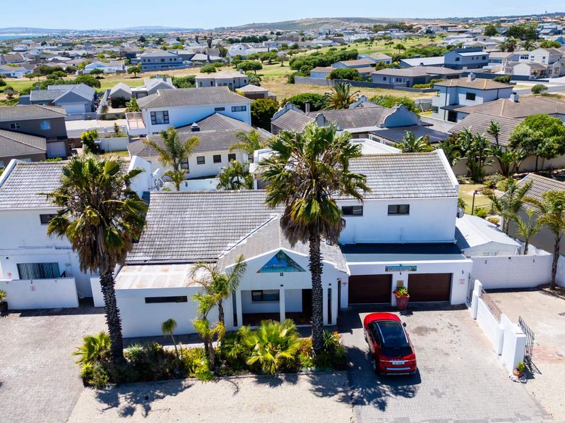 8 Bedroom House for sale in Country Club - Photo 3