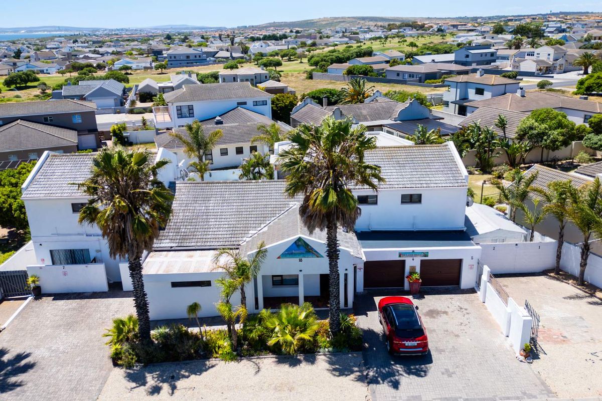 8 Bedroom House for sale in Country Club - Photo 3