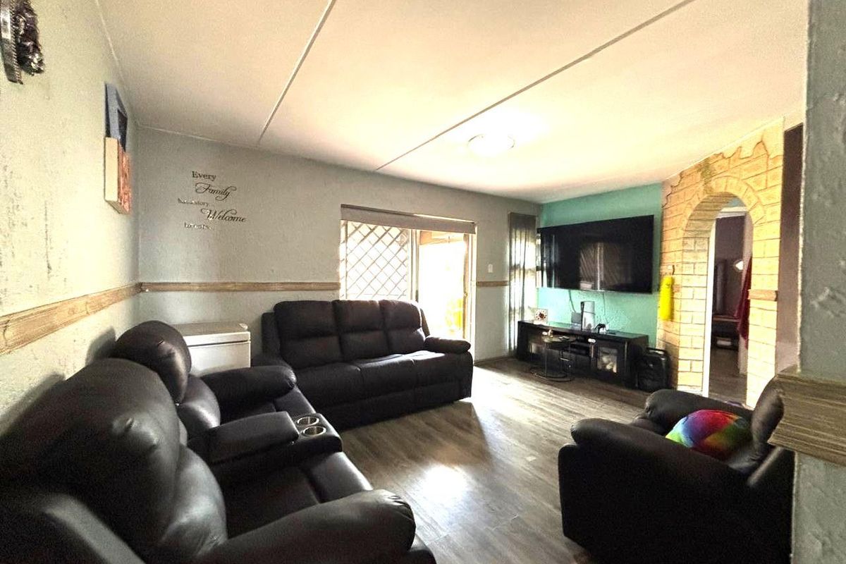 2 Bedroom Unit Ground Floor Unit for sale in Winchester Hills - Photo 4