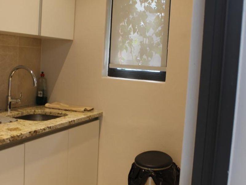 Windhoek West Office Building to Let - Photo 7