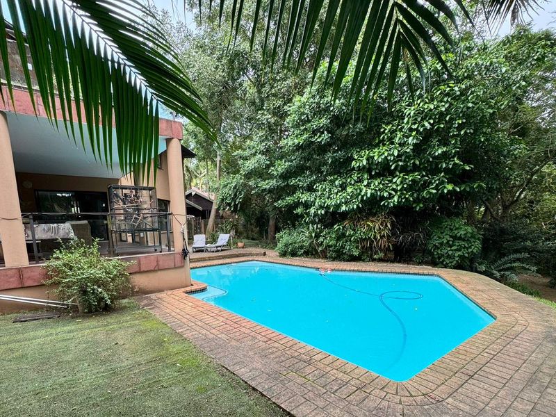 Spacious 4-Bedroom Family Home with Pool in Meer En See - Photo 1