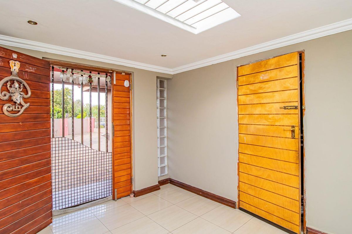 Your Ideal Home: Elegance, Convenience, and Comfort! - Photo 4