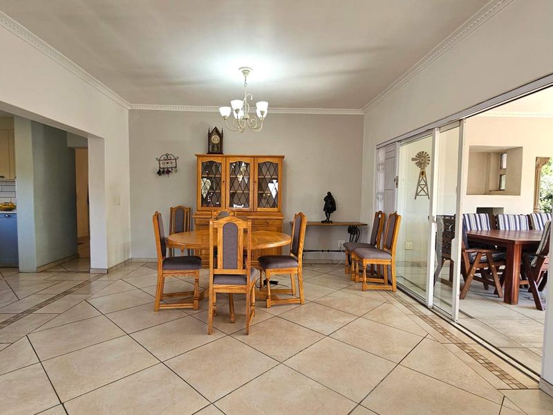 Spacious and Versatile 5 Bedroom Mediterranean Style House - Photo 9