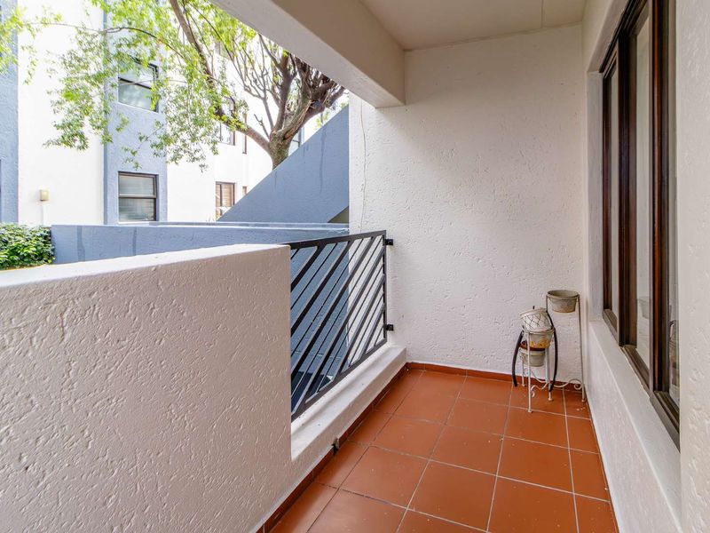 Smart Investment: Neat 1-Bedroom Apartment! - Photo 4