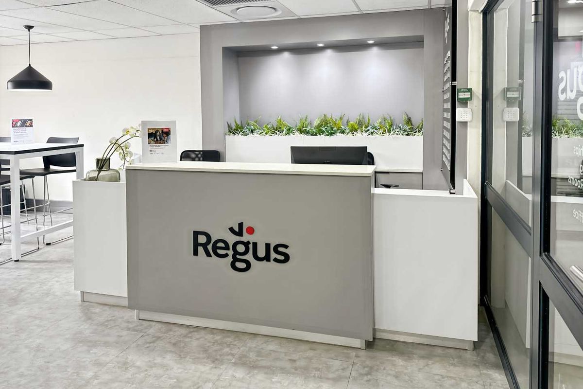 Open plan office space for 10 persons in Regus Five @ Dolorite - Photo 3