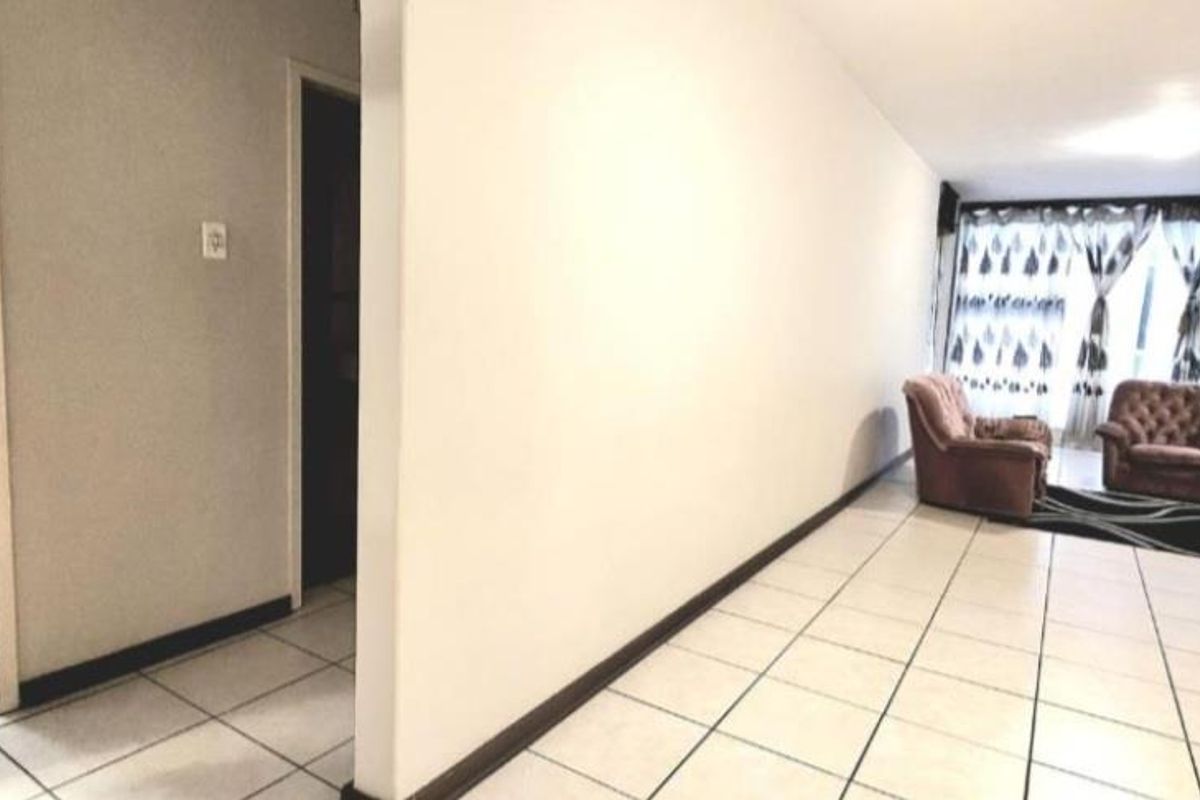 2 Bedroom Apartment for Sale - Photo 5