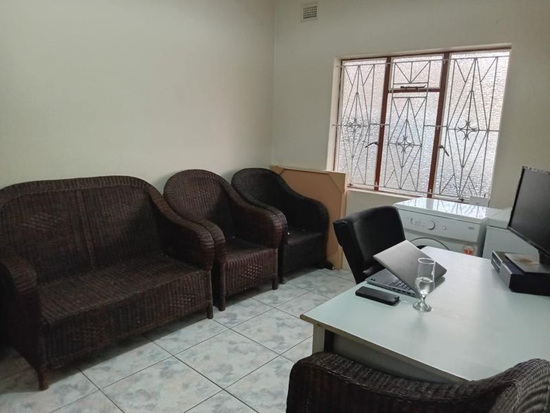 3 Bedroom House for sale in Shallcross - Photo 6