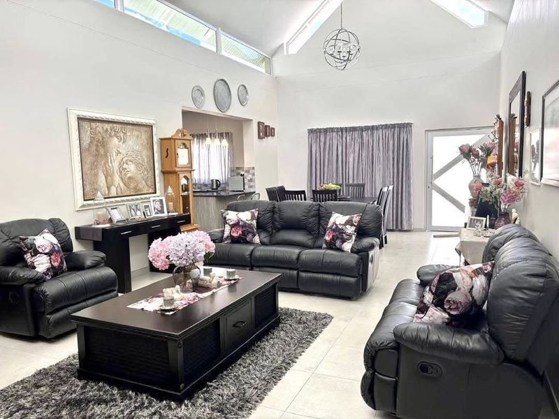 3 Bedroom House To Let in Elisenheim - Photo 4