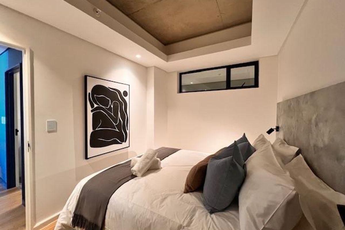 Brand new Modern, Luxury apartment - Photo 3