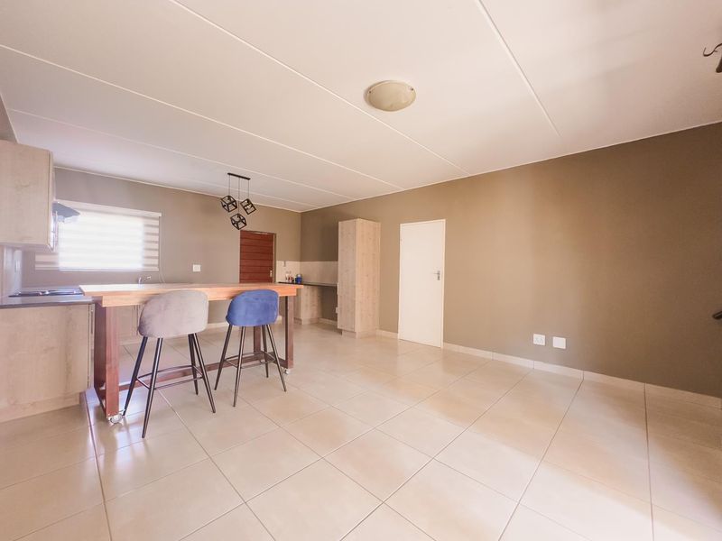 2 Bedroom Duplex With A Private Garden - Photo 3